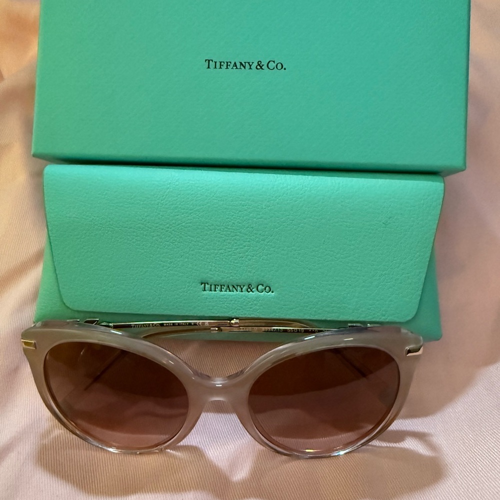 Tiffany & Co. Pink frame Sunglasses
